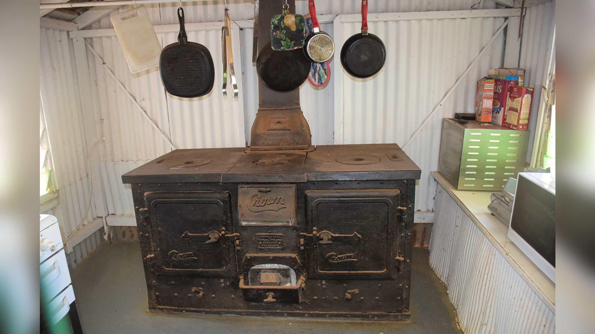 Classic stove at Manners Creek Station, NT - Kent Saddlery