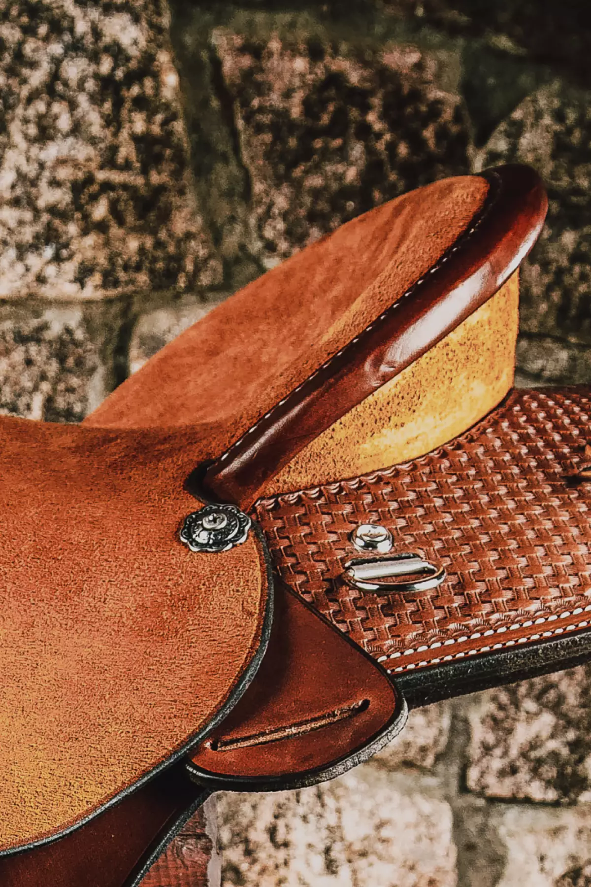 Saddle Features 8